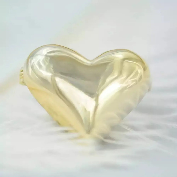 VQ Heart Brooch - Picture 3 of 4